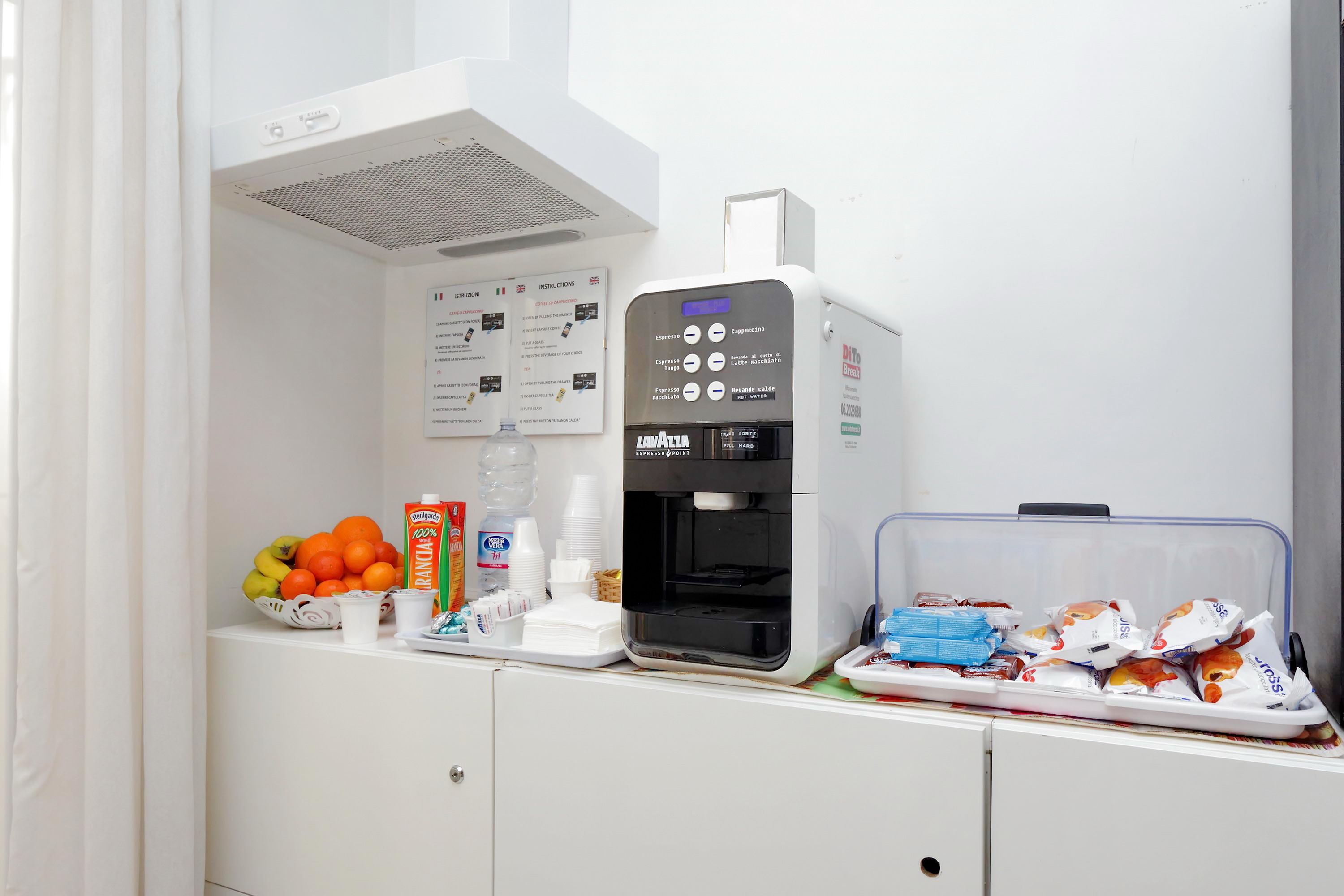 Daily continental breakfast (EUR 5 per person)