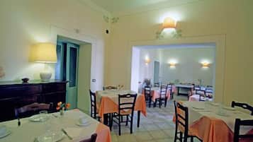 Petit déjeuner buffet compris tous les jours