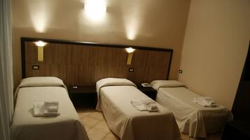 Zimmersafe, Schreibtisch, kostenloses WLAN