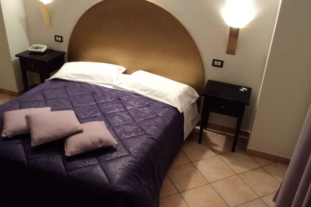 1 bedroom, in-room safe, desk, free wifi