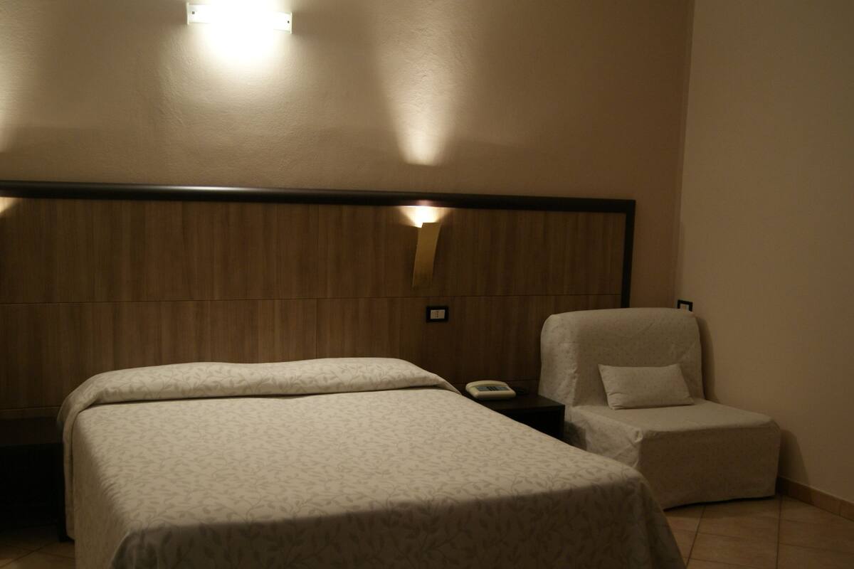 1 bedroom, in-room safe, desk, free wifi