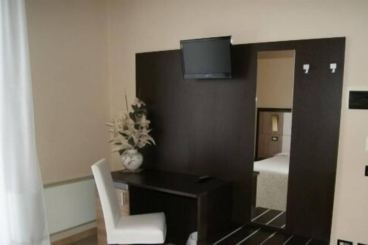 1 bedroom, in-room safe, desk, free wifi