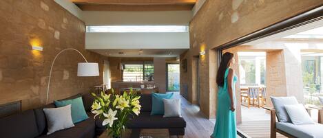 42-inch flat-screen TV with satellite channels, LCD TV, heated floors