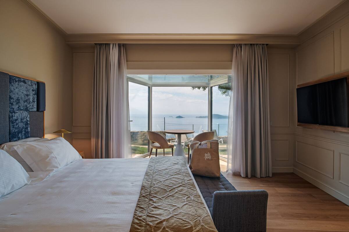 deluxe suite | 1 bedroom, frette italian sheets, premium bedding, down duvets