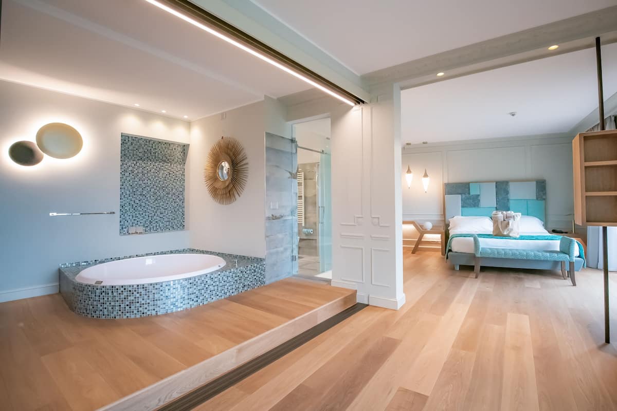 deluxe suite | 1 bedroom, frette italian sheets, premium bedding, down duvets