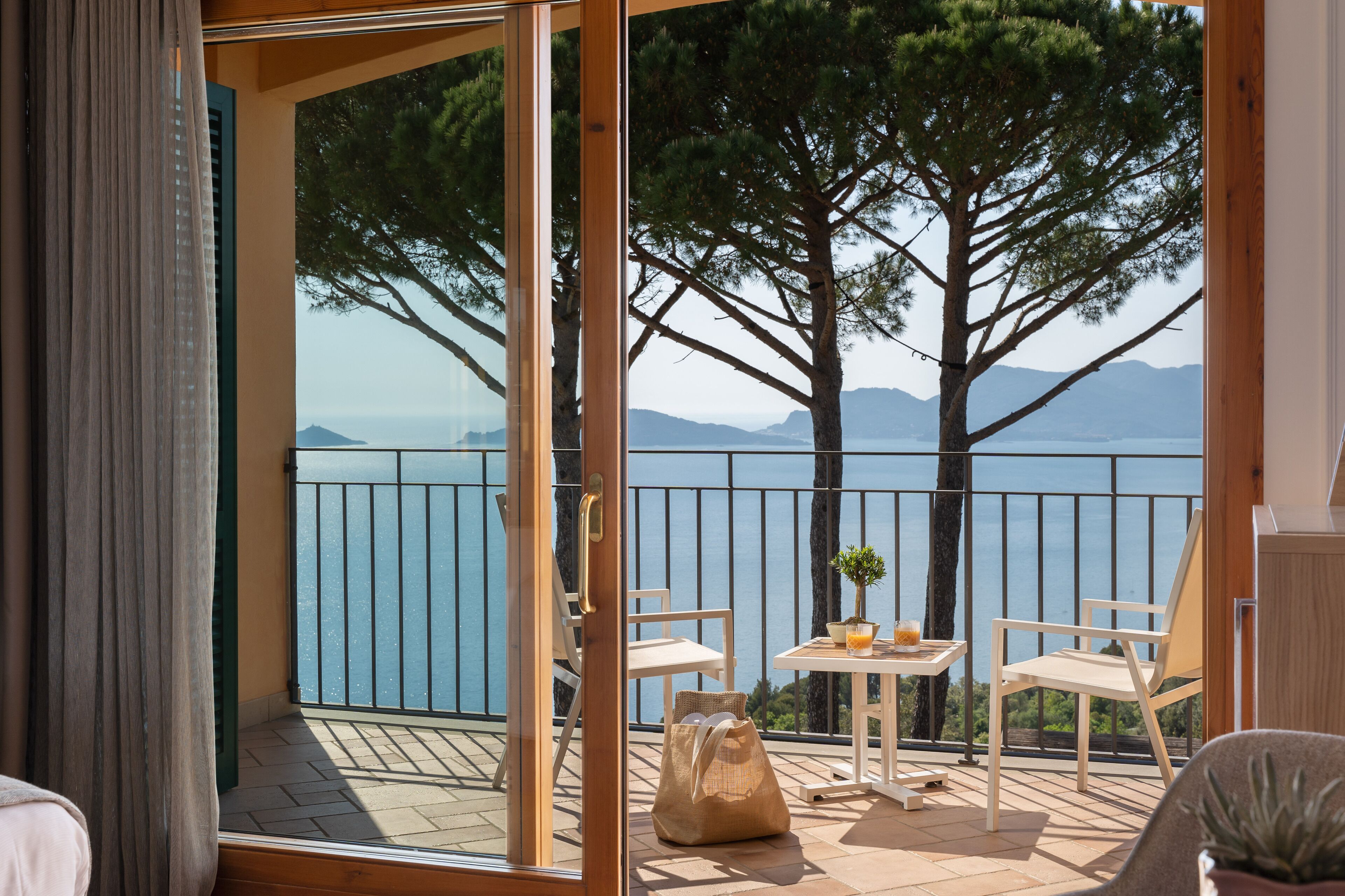 Executive Room, 1 Queen Bed, Terrace, Sea View (Fantastica Mare) | Frette Italian sheets, premium bedding, down duvets, memory-foam beds