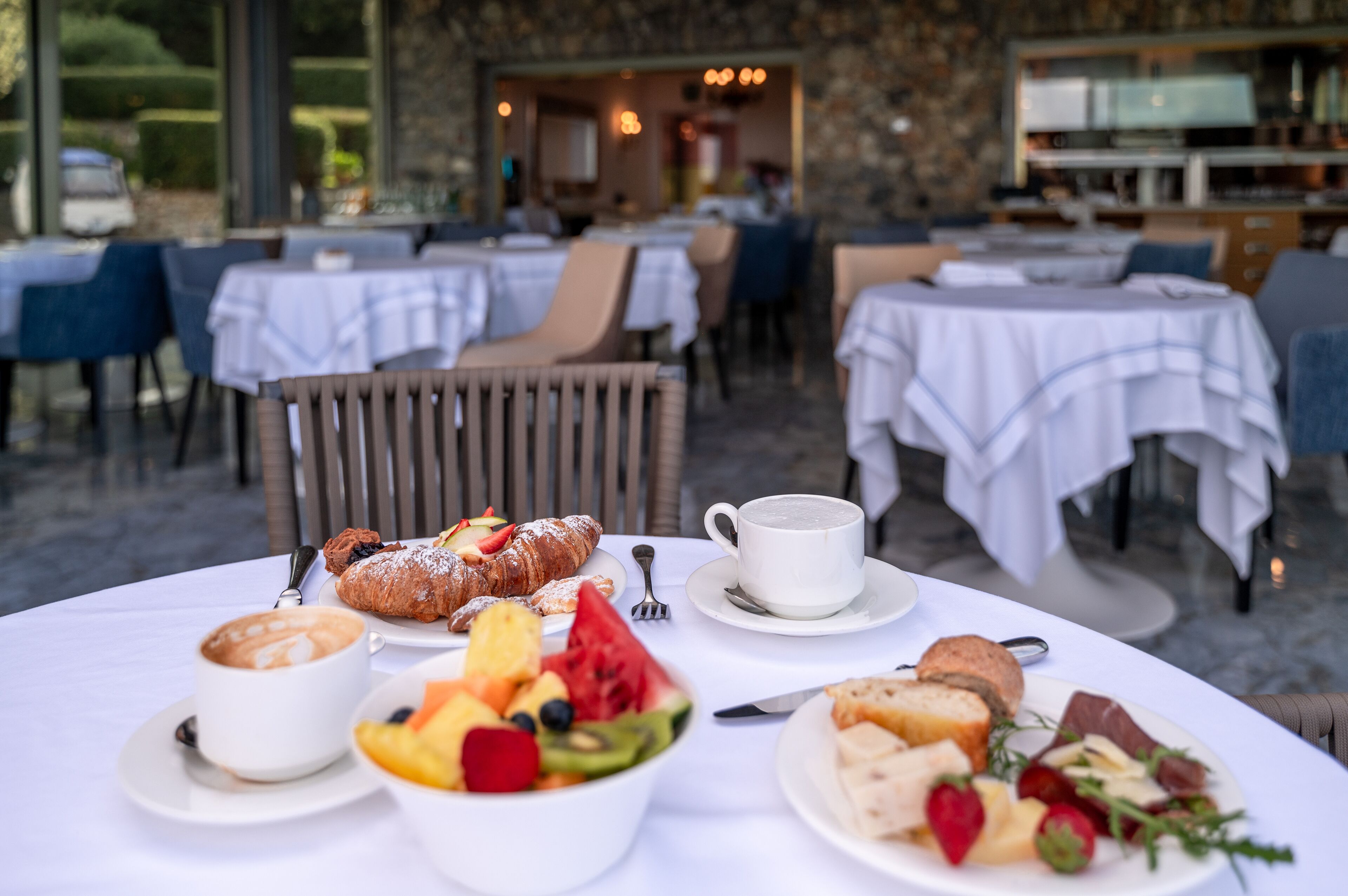 Free daily full breakfast 