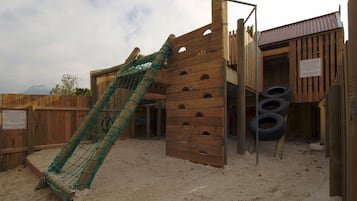Children’s play area – outdoor