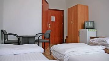 Bàn, bàn ủi/dụng cụ ủi quần áo, truy cập Internet không dây miễn phí