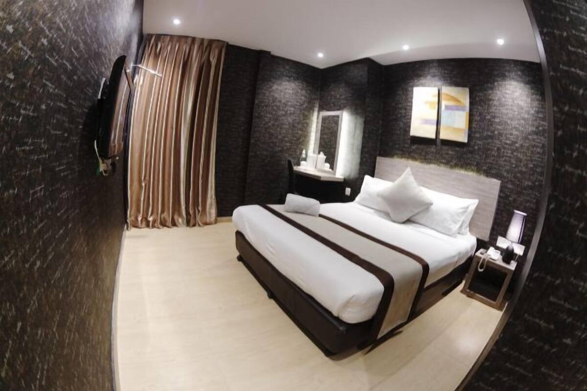 Premium bedding, iron/ironing board (on request), free WiFi