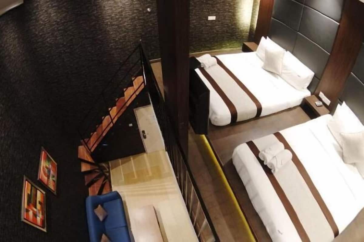 Premium bedding, iron/ironing board, free WiFi