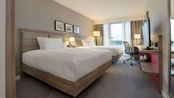Egyptian cotton sheets, premium bedding, in-room safe, desk