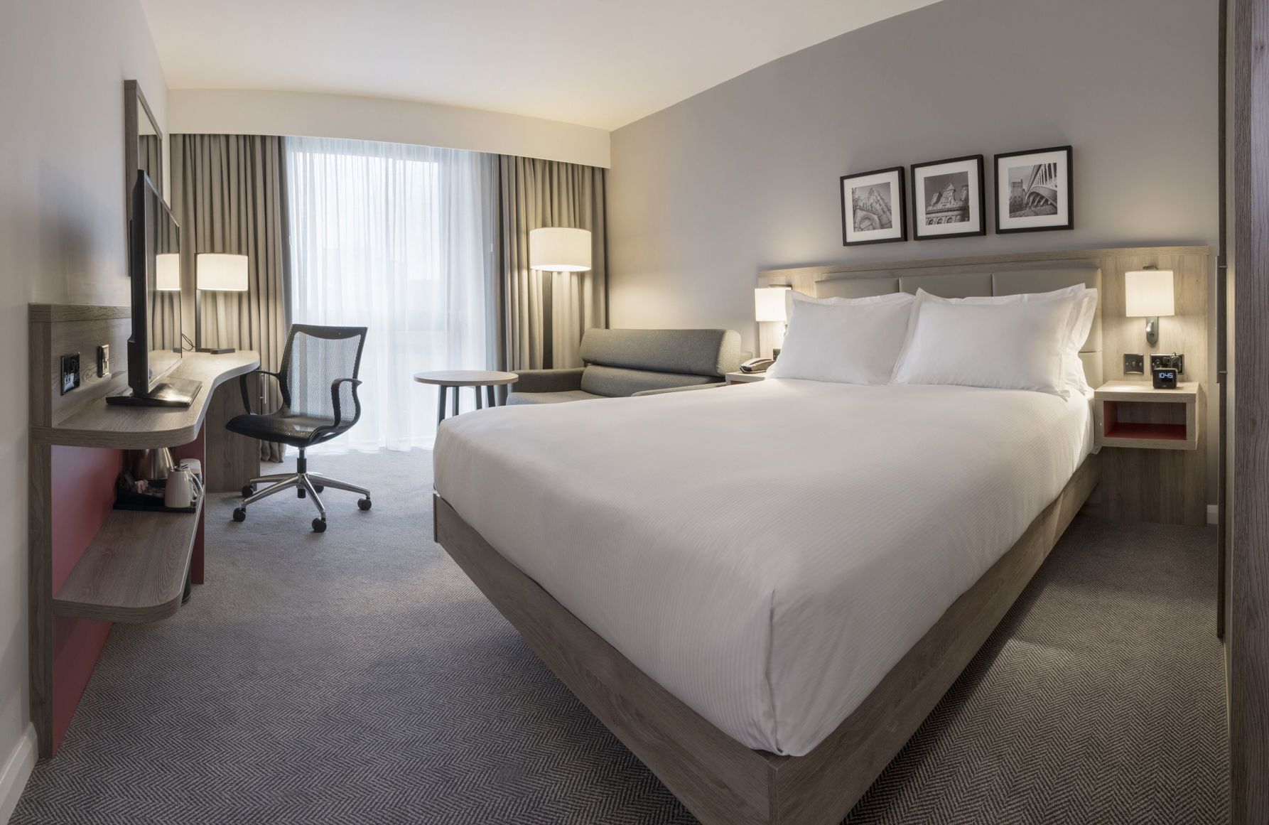 Lakens van Egyptisch katoen, luxe beddengoed, een kluis op de kamer