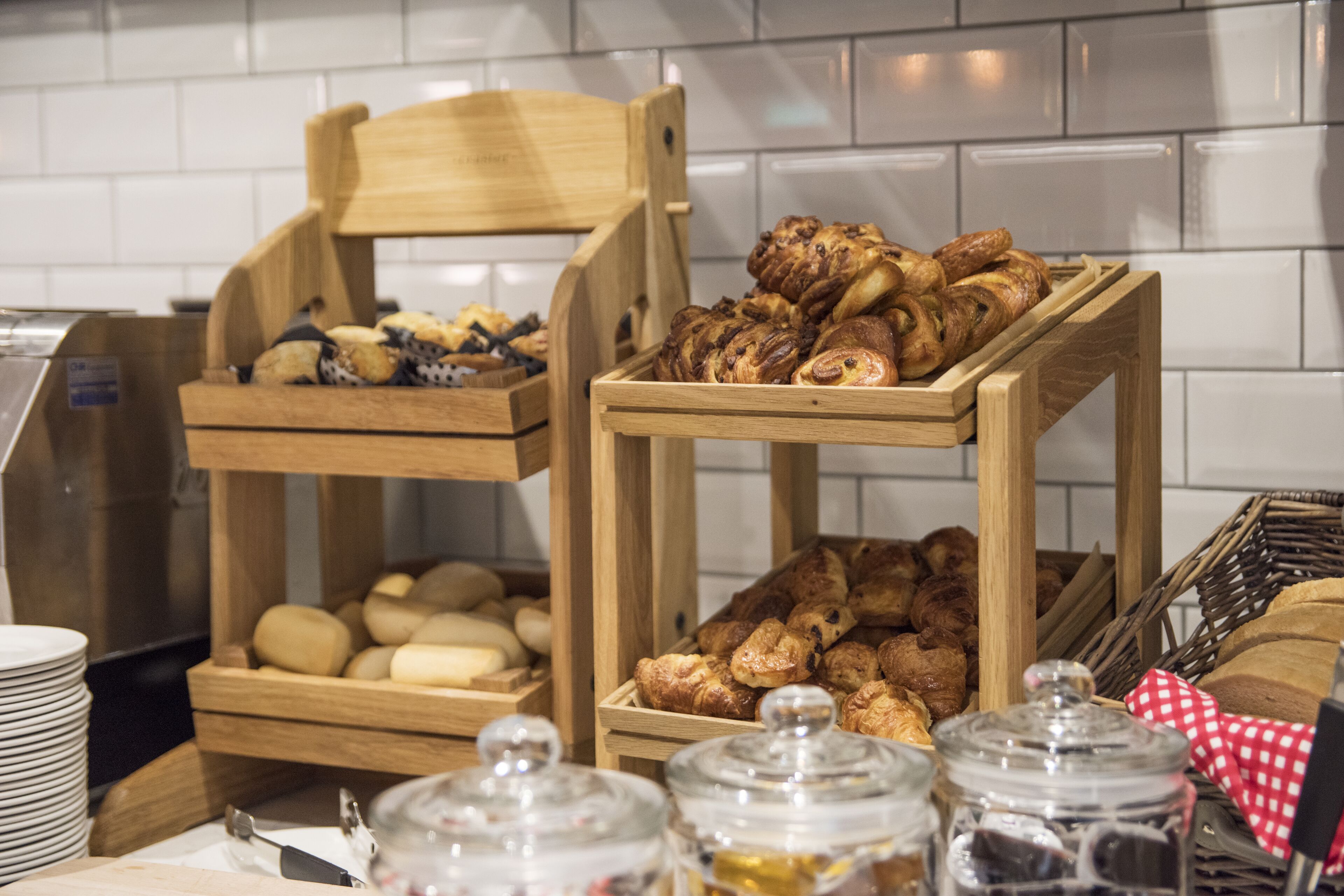 daily full breakfast (gbp 13.00 per person)