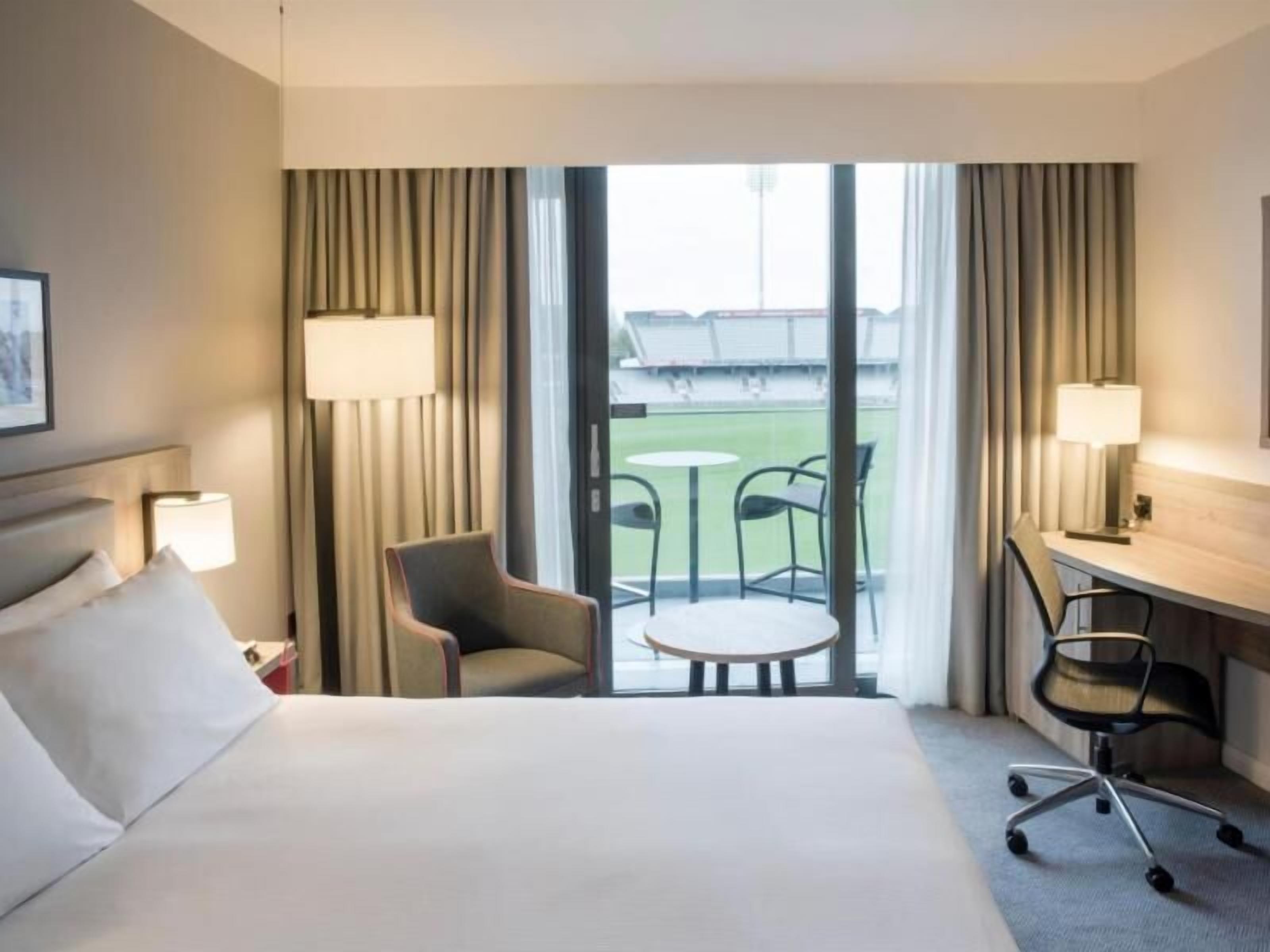 Sengetøy i egyptisk bomull, sengetøy av topp kvalitet og safe på rommet