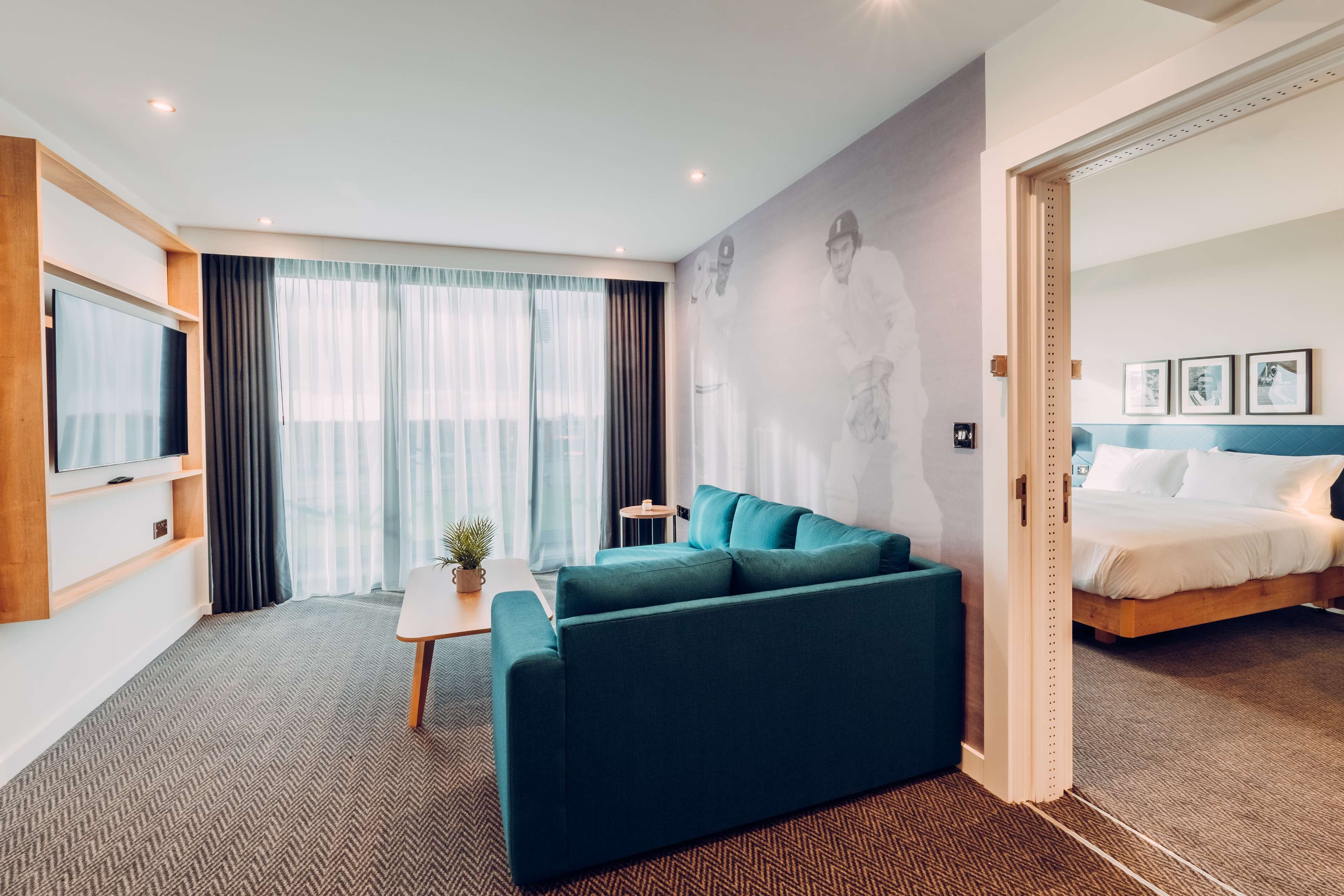 room, 1 king bed (pitch view and lounge) | egyptian cotton sheets, premium bedding, in-room safe, desk