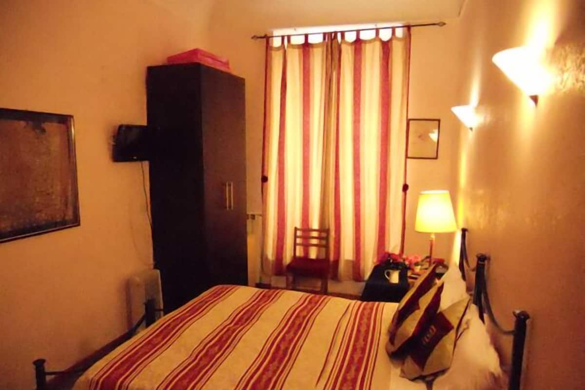 Desk, cots/infant beds, free WiFi