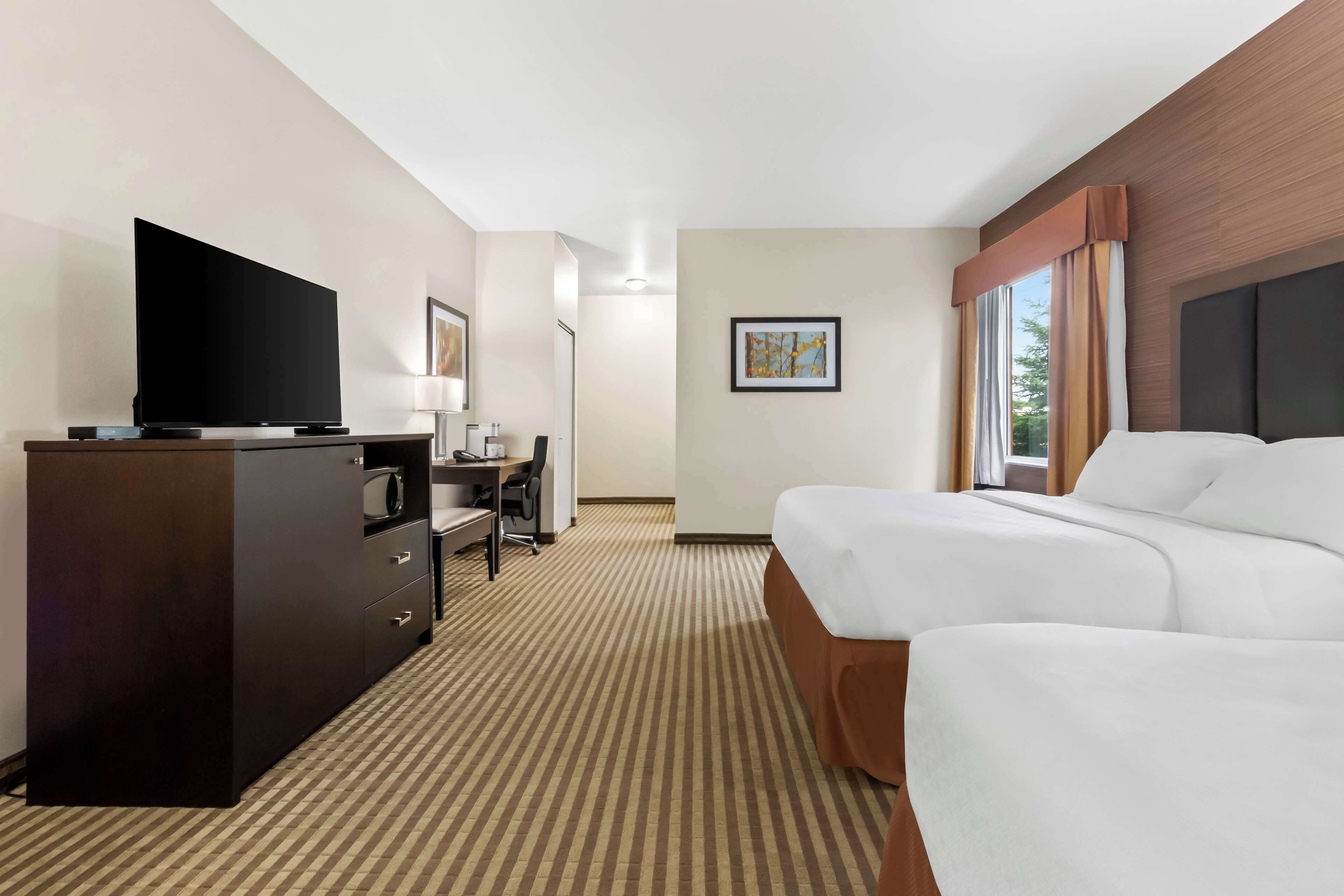 Photo - Best Western Plus Fergus Hotel