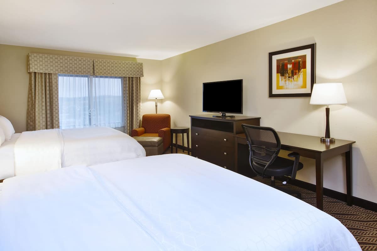 In-room safe, desk, iron/ironing board, free cots/infant beds