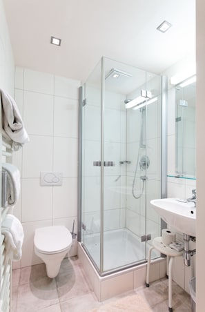 Free toiletries, hair dryer, towels, soap - Hotel Post (Vienna)