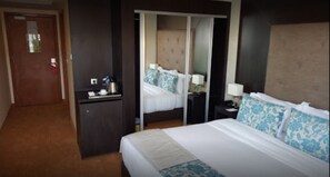 Chambre Double Standard | Literie de qualité supérieure, minibar, coffres-forts dans les chambres