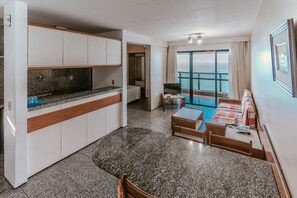 Family Apartment, 2 Bedrooms, Sea View | Living room | 20-inch LCD TV with cable channels, TV - Iracema Residence Hotel Flat (Fortaleza)