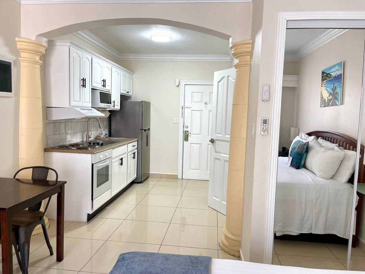 Standard Studio Suite, 1 King Bed, Kitchen | Premium bedding, in-room safe, desk, soundproofing