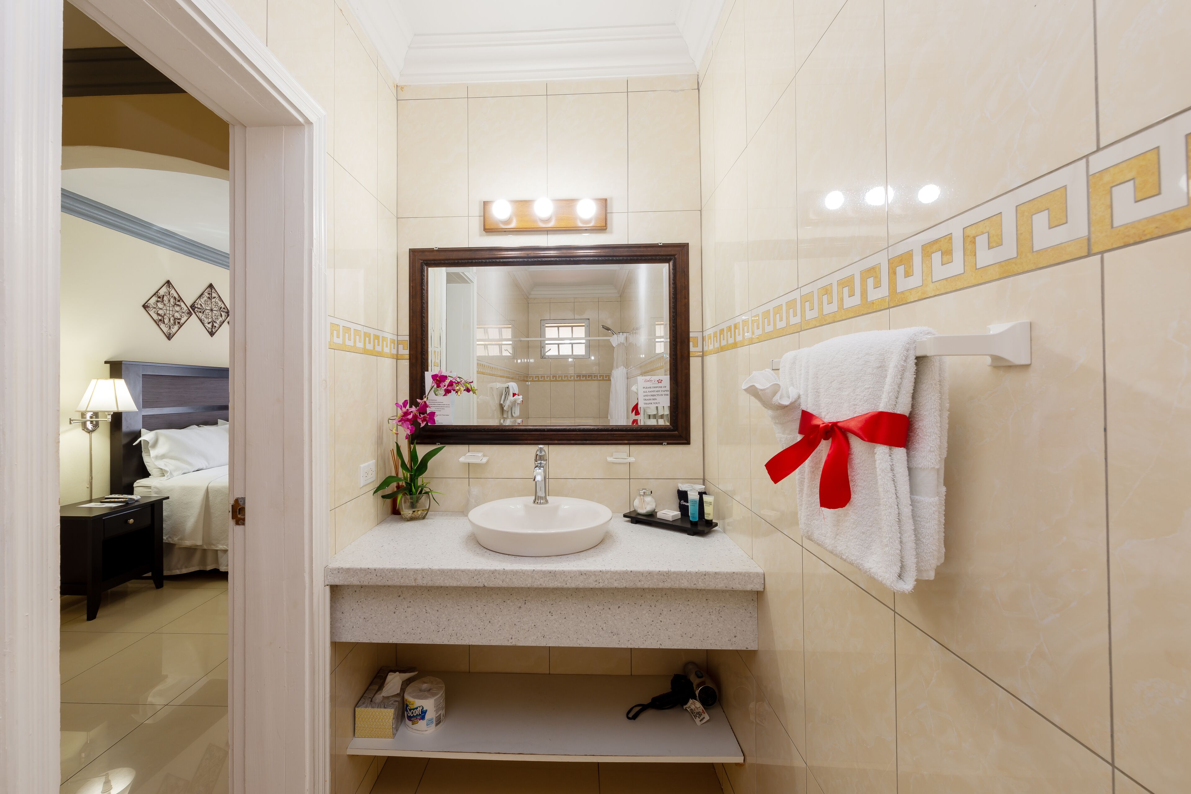 studio suite, 1 king bed, kitchen | bathroom | shower, free toiletries, hair dryer, towels