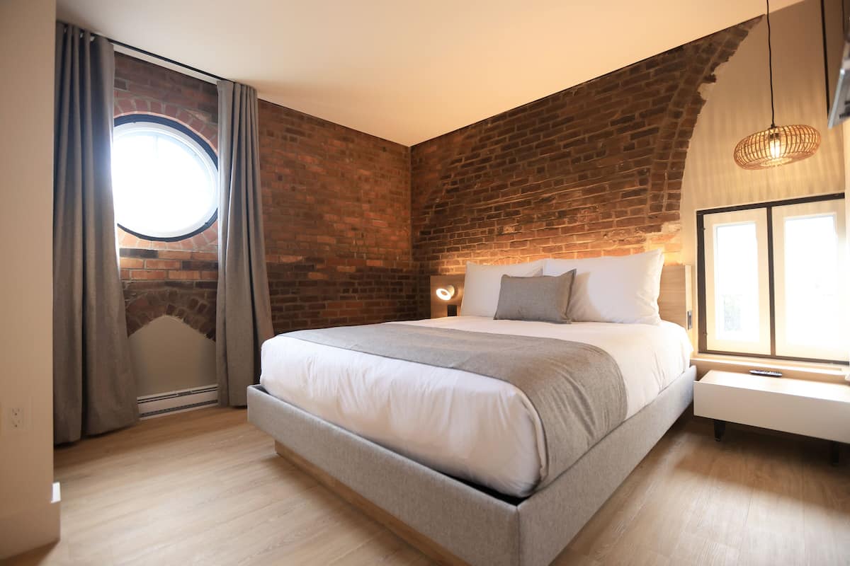 Exclusive Apartment | 1 bedroom, desk, laptop workspace, blackout drapes