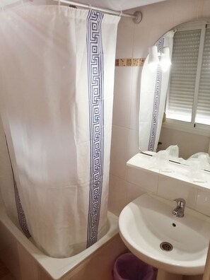 Bathroom - Hostal Virgen del Rocio II (Torremolinos)