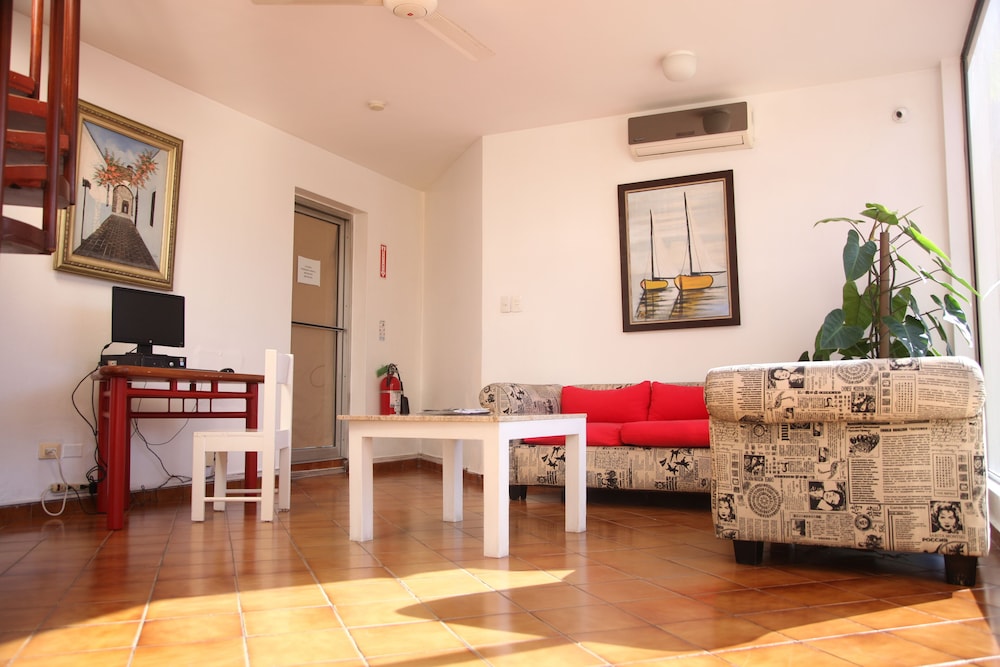 Hotel Plaza del Sol by null