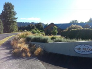 Interior entrance - The Peaks Motor Inn (Ohakune)