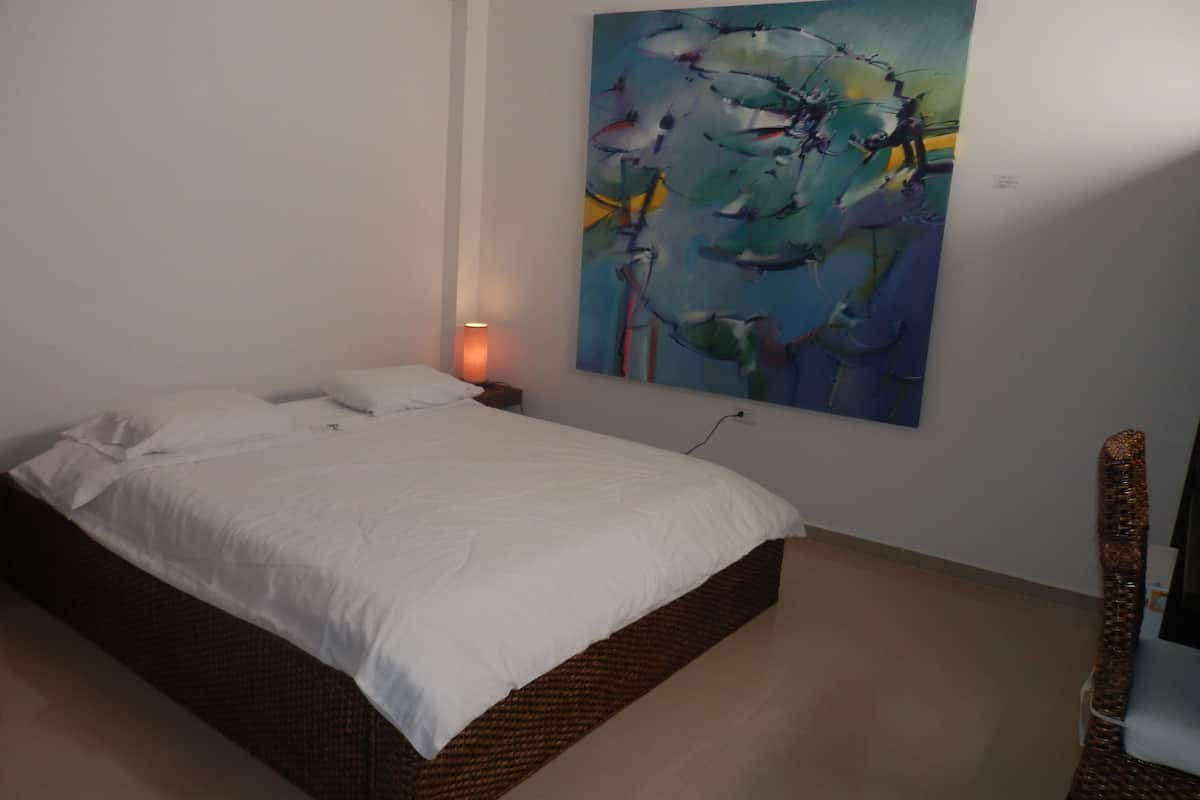 minibar, desk, free wifi