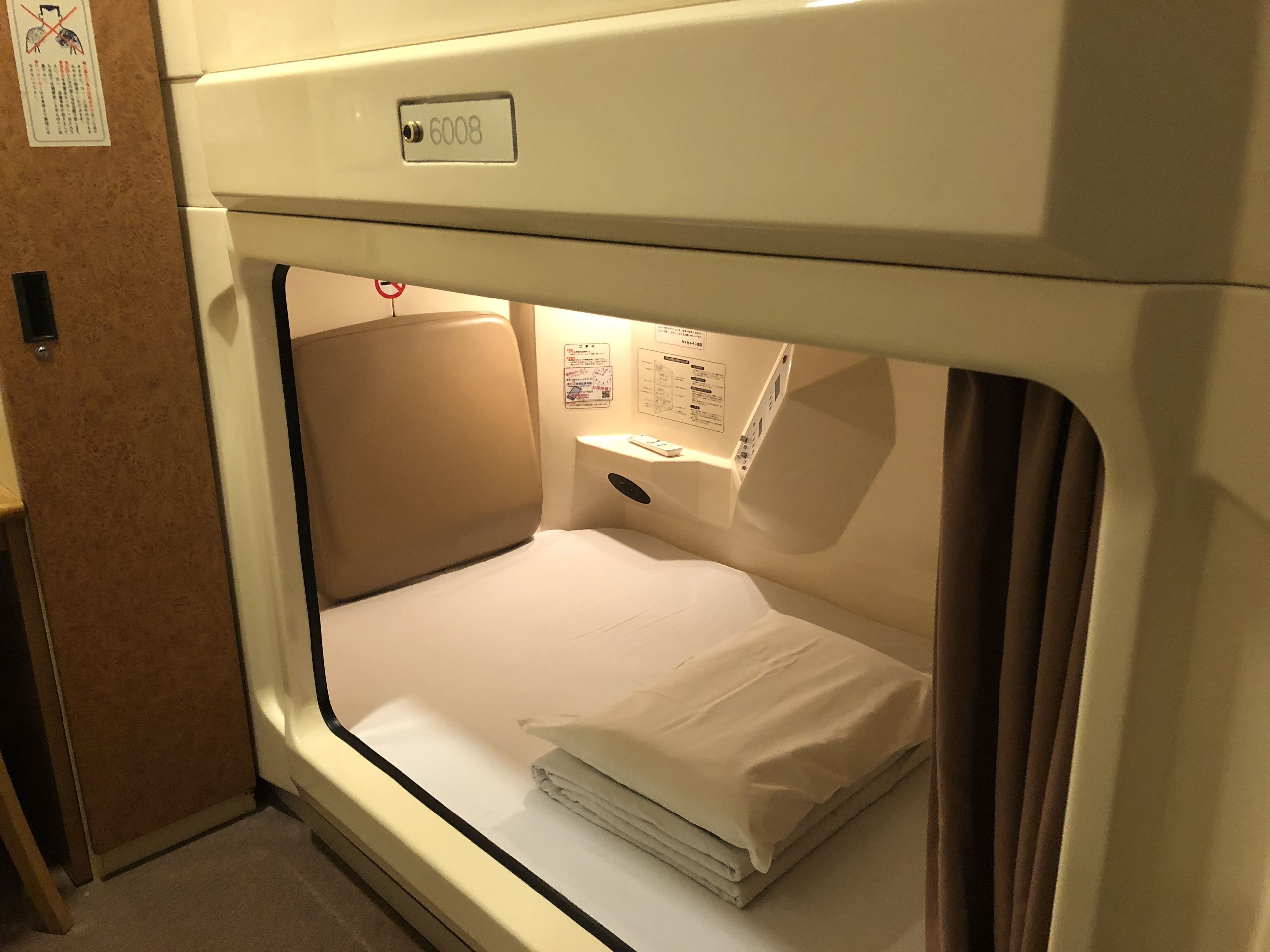 Free WiFi, bed sheets