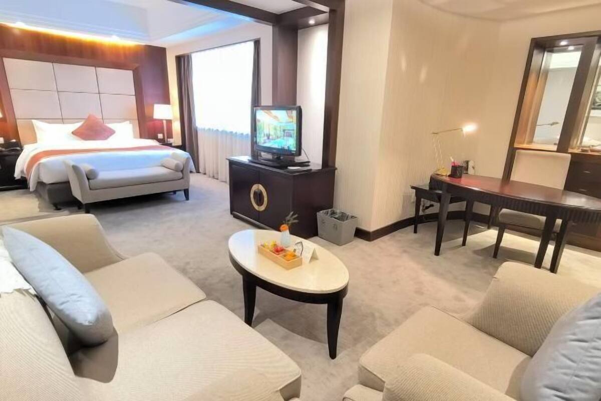 Down duvets, minibar, in-room safe, desk