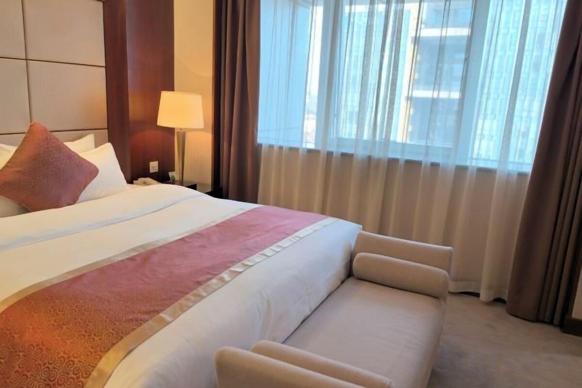 Daunenbettdecken, Minibar, Zimmersafe, Schreibtisch