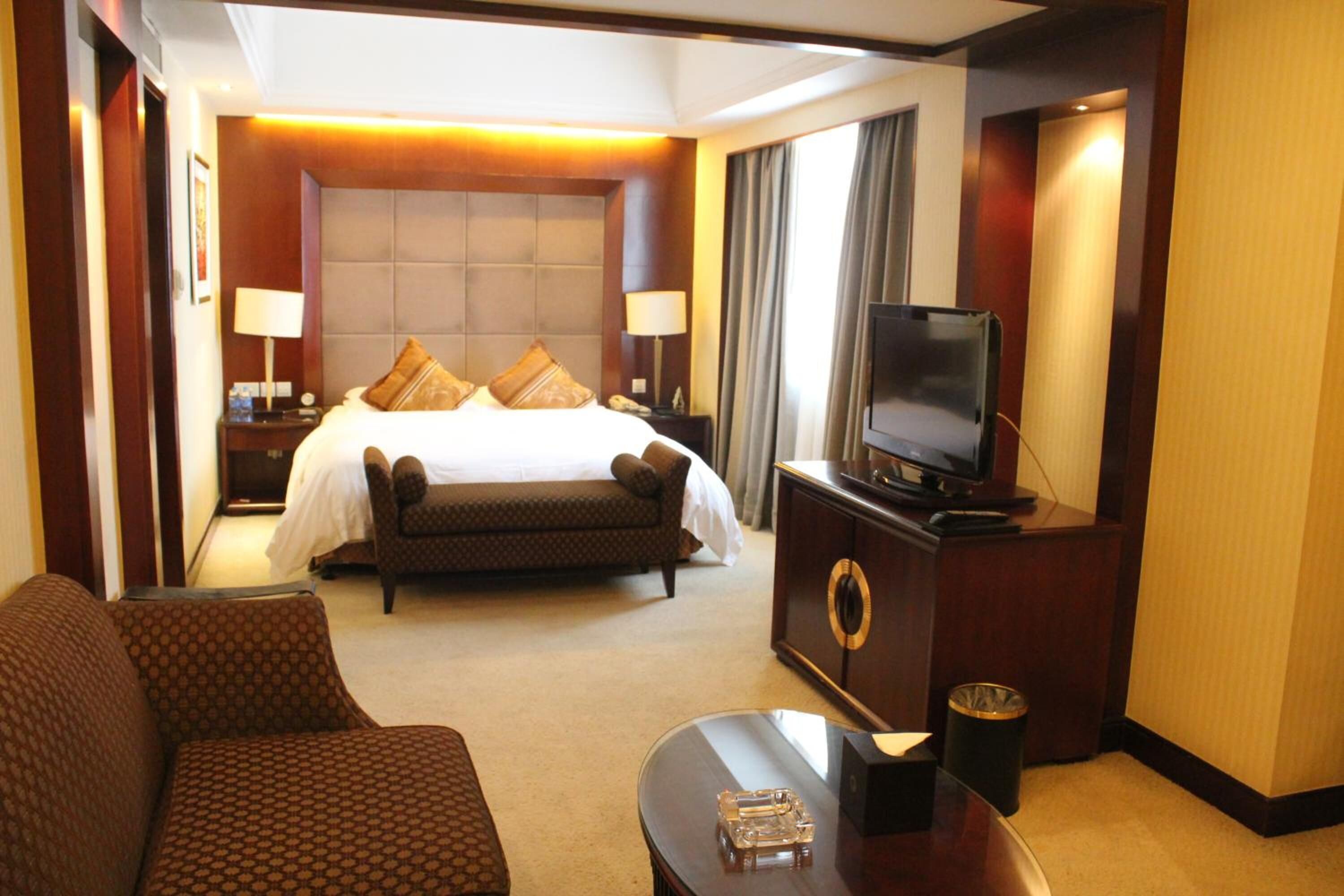 down duvets, minibar, in-room safe, desk