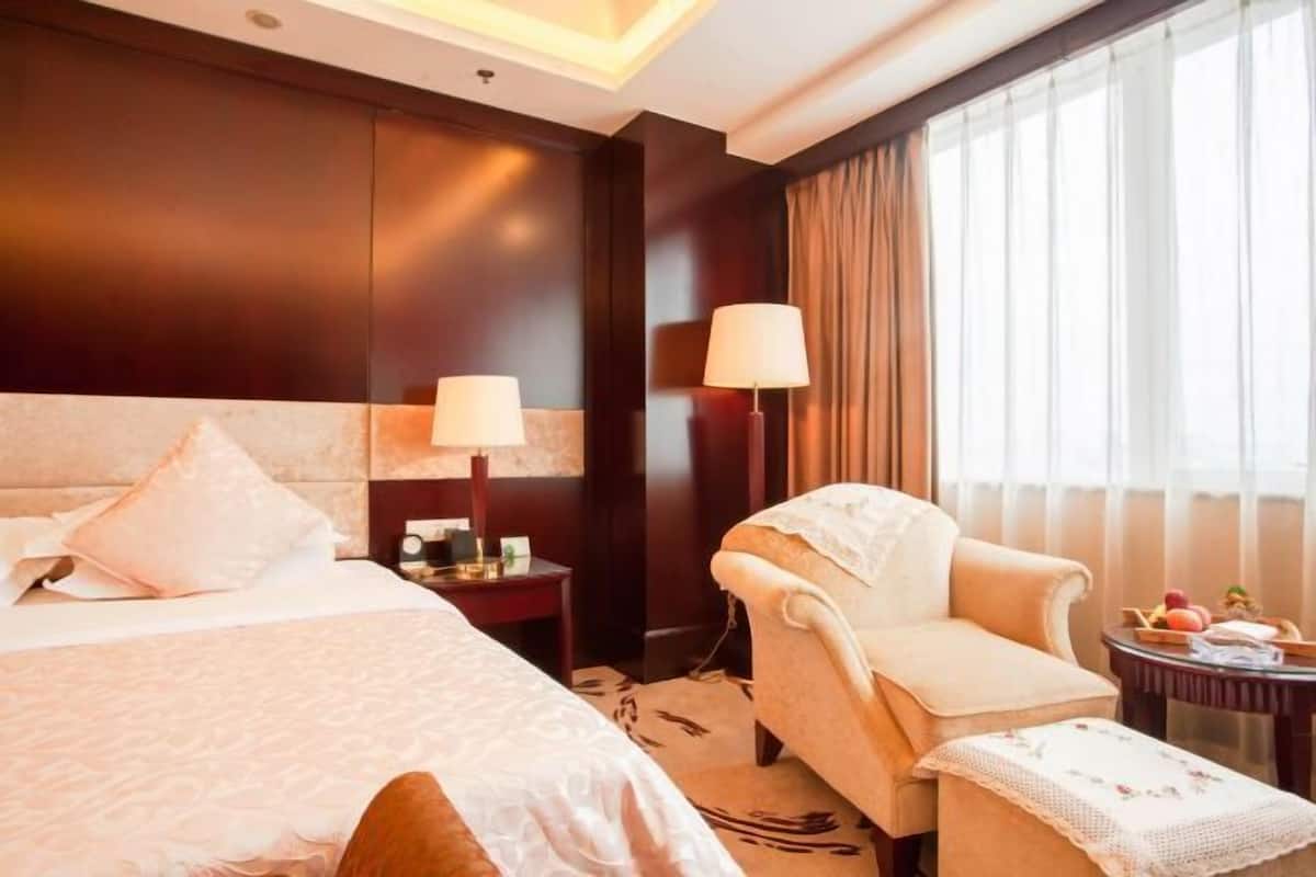 Down duvets, minibar, in-room safe, desk