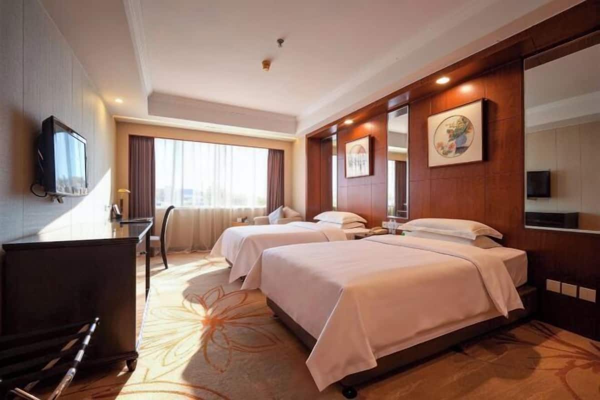 Down duvets, minibar, in-room safe, desk