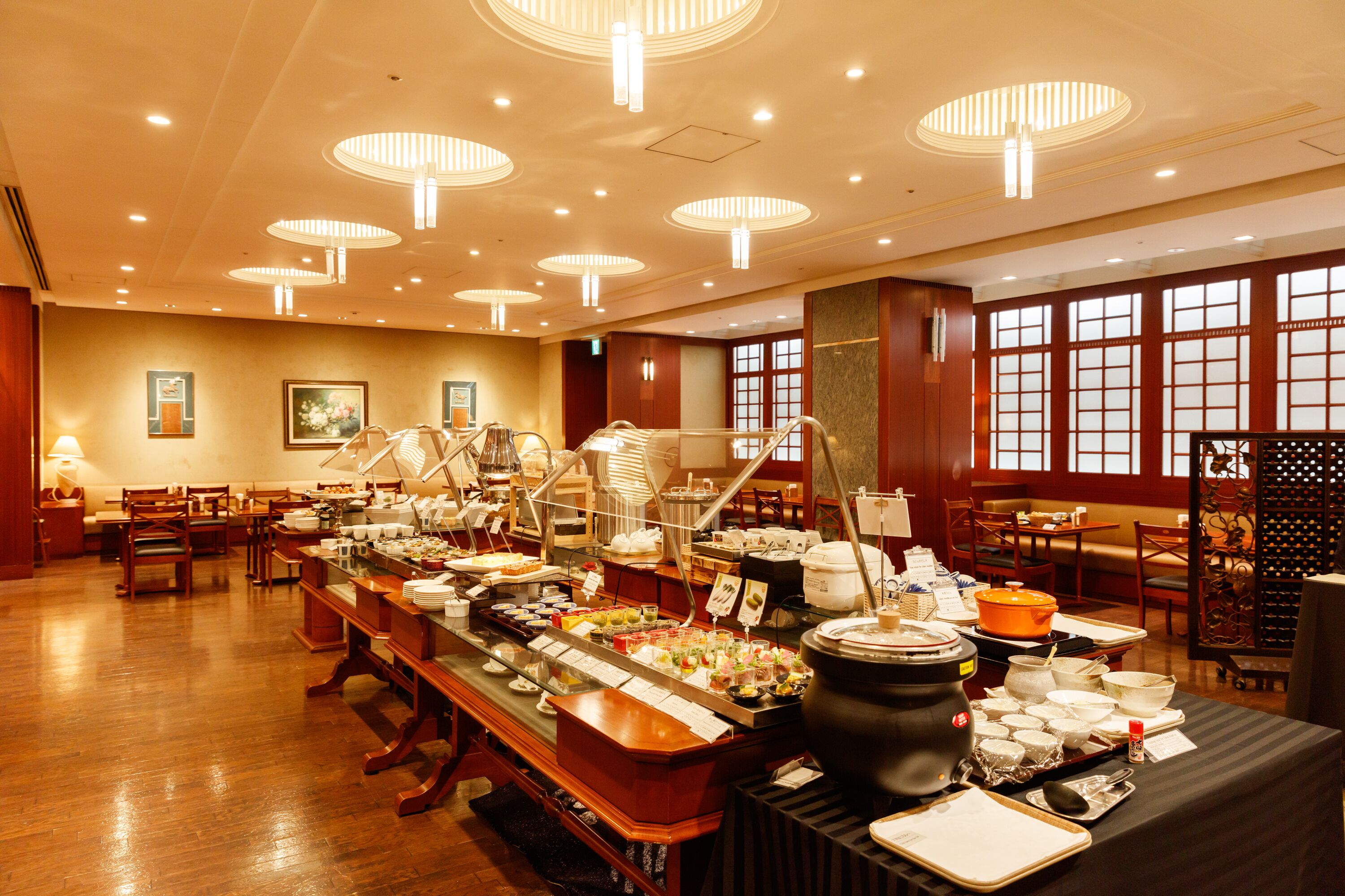daily buffet breakfast (jpy 2200 per person)