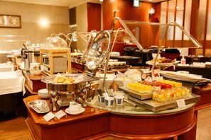 朝食 (ビュッフェ)、毎日提供 (有料)