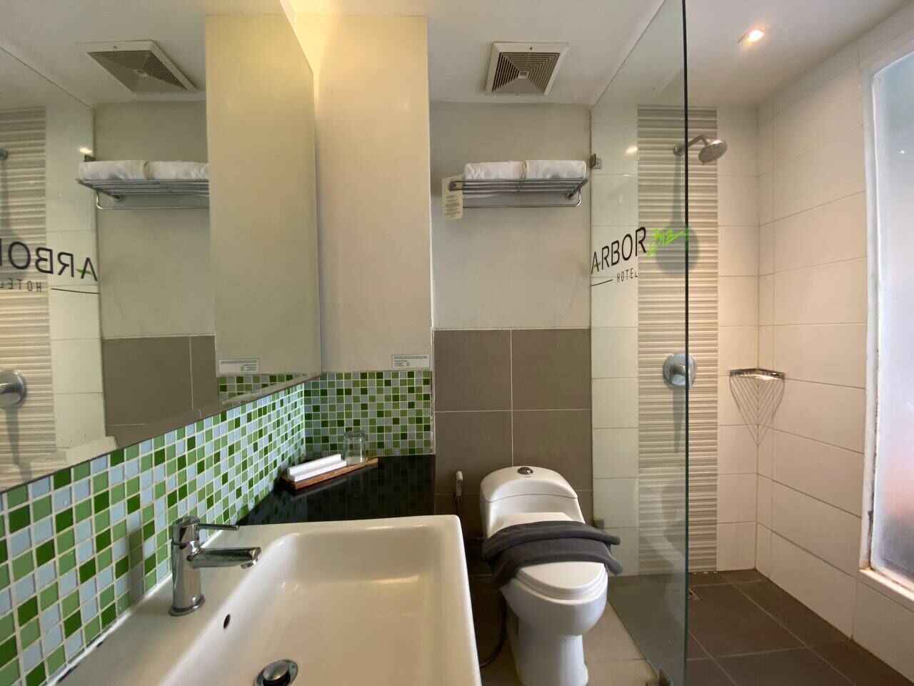 deluxe double room | 1 bedroom, desk, iron/ironing board, free wifi