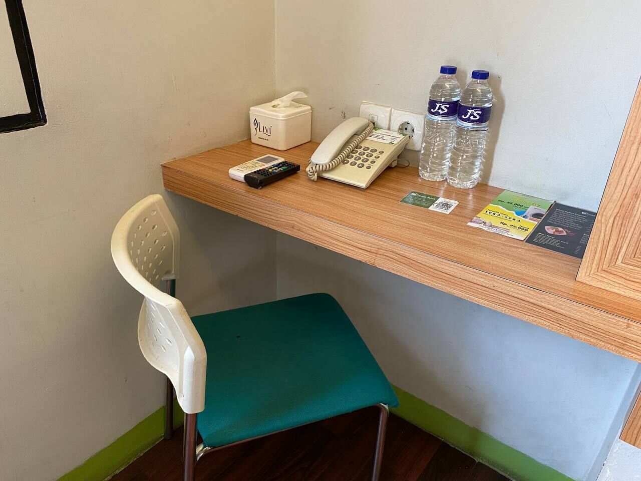 1 bedroom, desk, iron/ironing board, free wifi