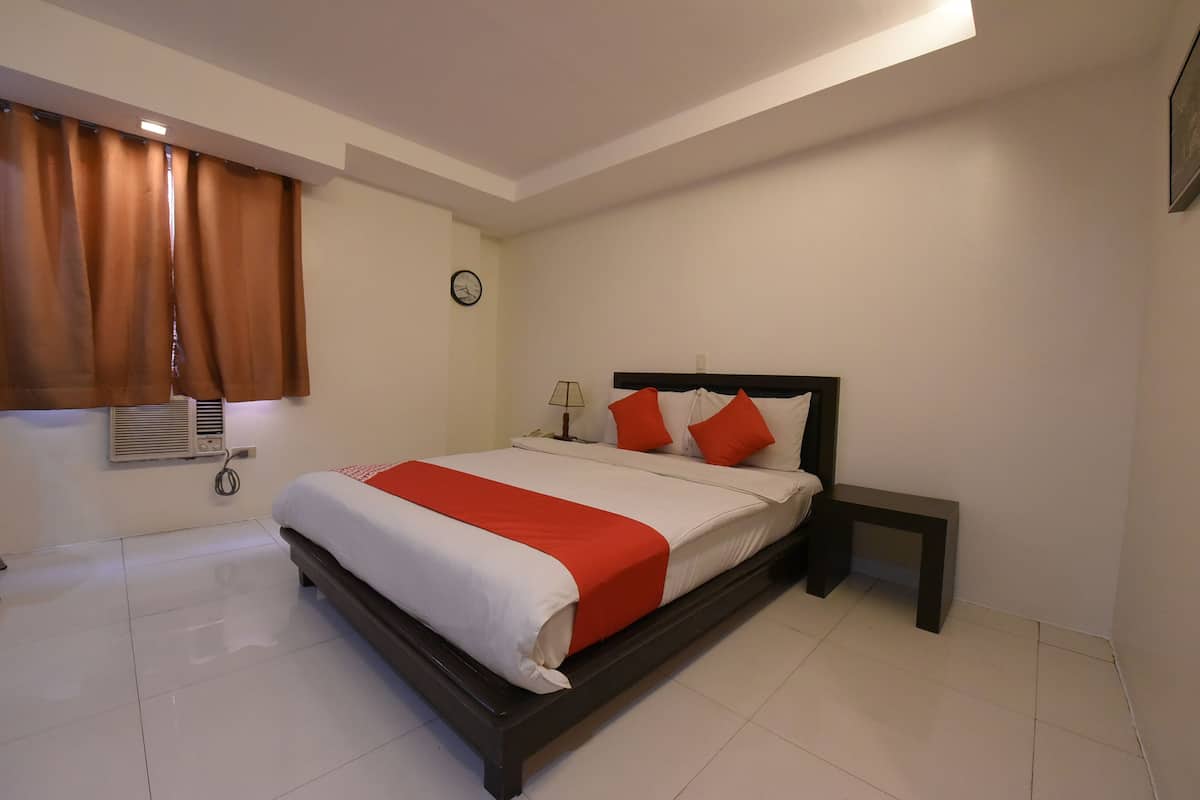 Kamar Double Standar | Meja kerja, Wi-Fi gratis, dan seprai linen