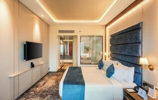 Ropa de cama de alta calidad, colchones con pillow-top y minibar 