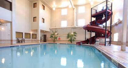 Coast Grimshaw Hotel & Suites