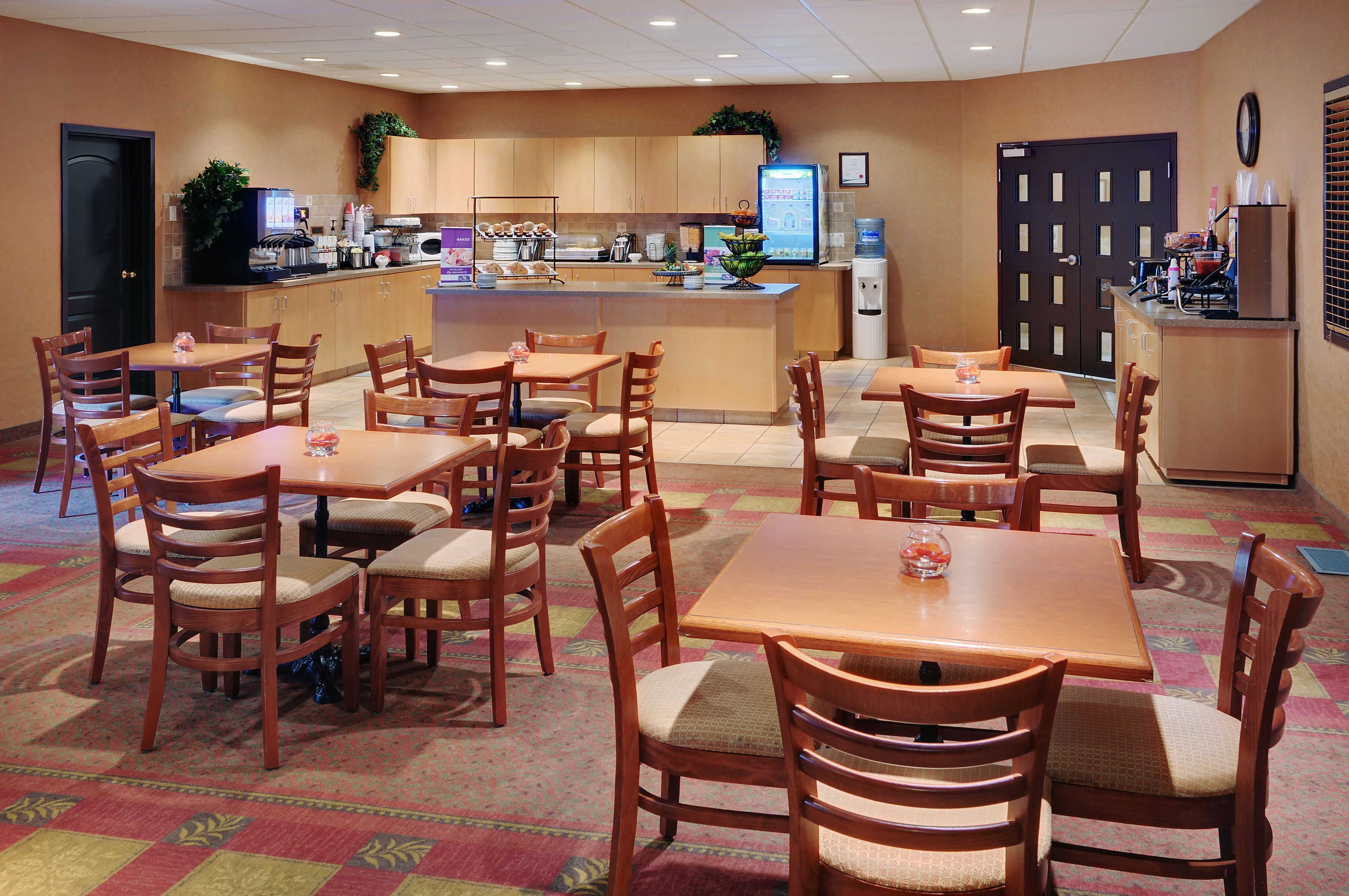 free daily continental breakfast