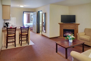 1 bedroom, premium bedding, pillowtop beds, desk