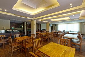 Daily buffet breakfast (THB 200 per person)