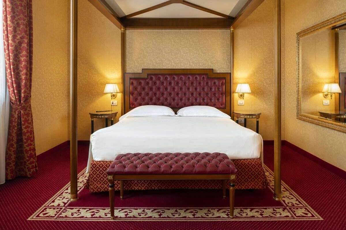 Junior Suite | Minibar, in-room safe, rollaway beds, free WiFi